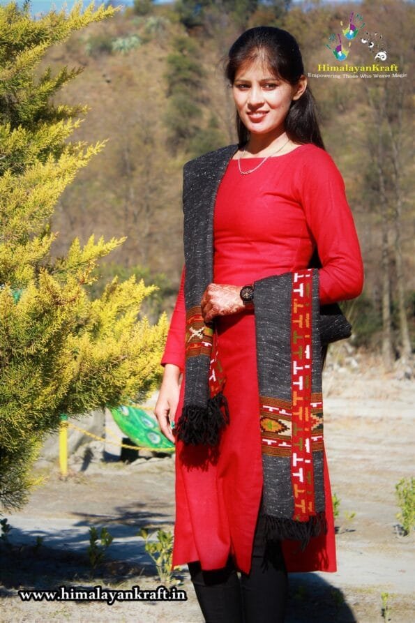 shawls ,stole, muffler, wrap, scarf, women shawl, men shawl, girls shawls, woolen shawl, wool shawl, silk shawl, pashmina shawl, yak wool shawl, wool stole, wool scarf, warm shawl, knitted shawl, woven shawl, handloom shawl, kullu shawl, himachal shawl, indian shawl, kinnauri shawl