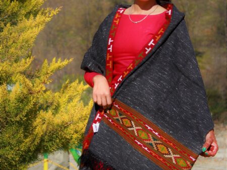 shawls ,stole, muffler, wrap, scarf, women shawl, men shawl, girls shawls, woolen shawl, wool shawl, silk shawl, pashmina shawl, yak wool shawl, wool stole, wool scarf, warm shawl, knitted shawl, woven shawl, handloom shawl, kullu shawl, himachal shawl, indian shawl, kinnauri shawl