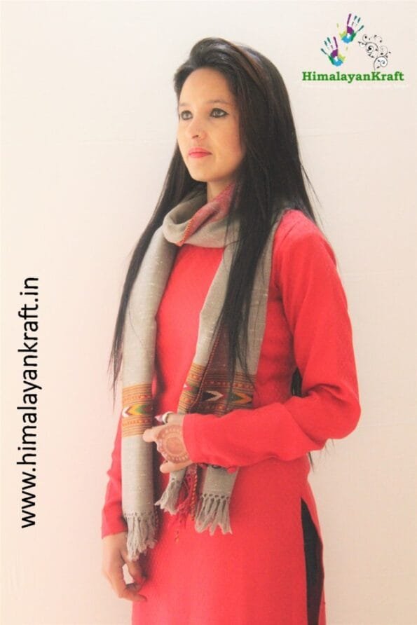 HimalayanKraft Handwoven Pure Wool Fringed Kullu Stole-www.himalayankraft.in