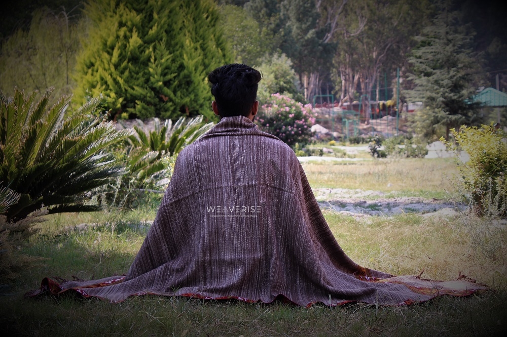 Zen Comfort : Black Wool Meditation Shawl From The Himalaya