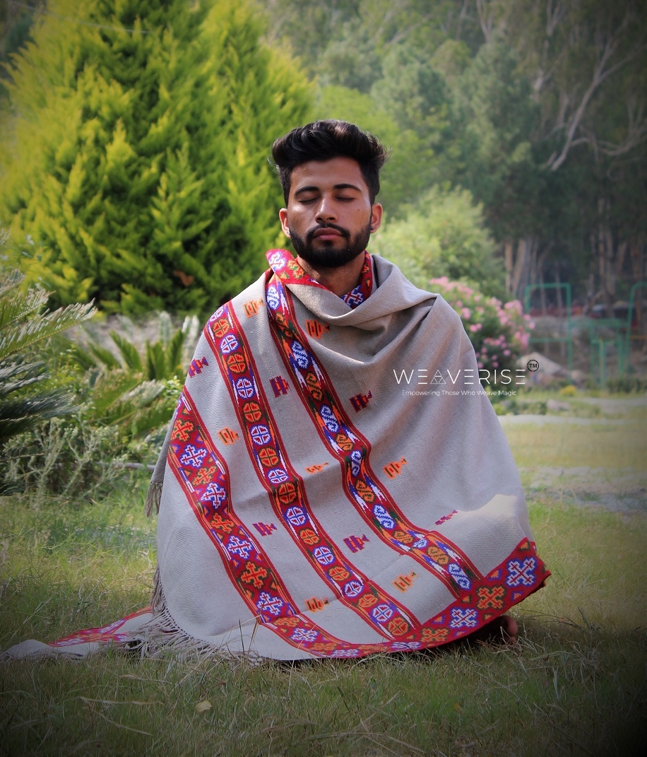 Harmony in Wool: 100% Pure Meditation Shawl for Mindfulness - HimalayanKraft