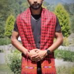 Kullu-Kingri-Design-Mens-Handloom-Woven-Wool-Stole-Scarf-Checked-1.3.jpg