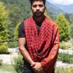 Kullu-Kingri-Design-Mens-Handloom-Woven-Wool-Stole-Scarf-Checked-1.3.jpg