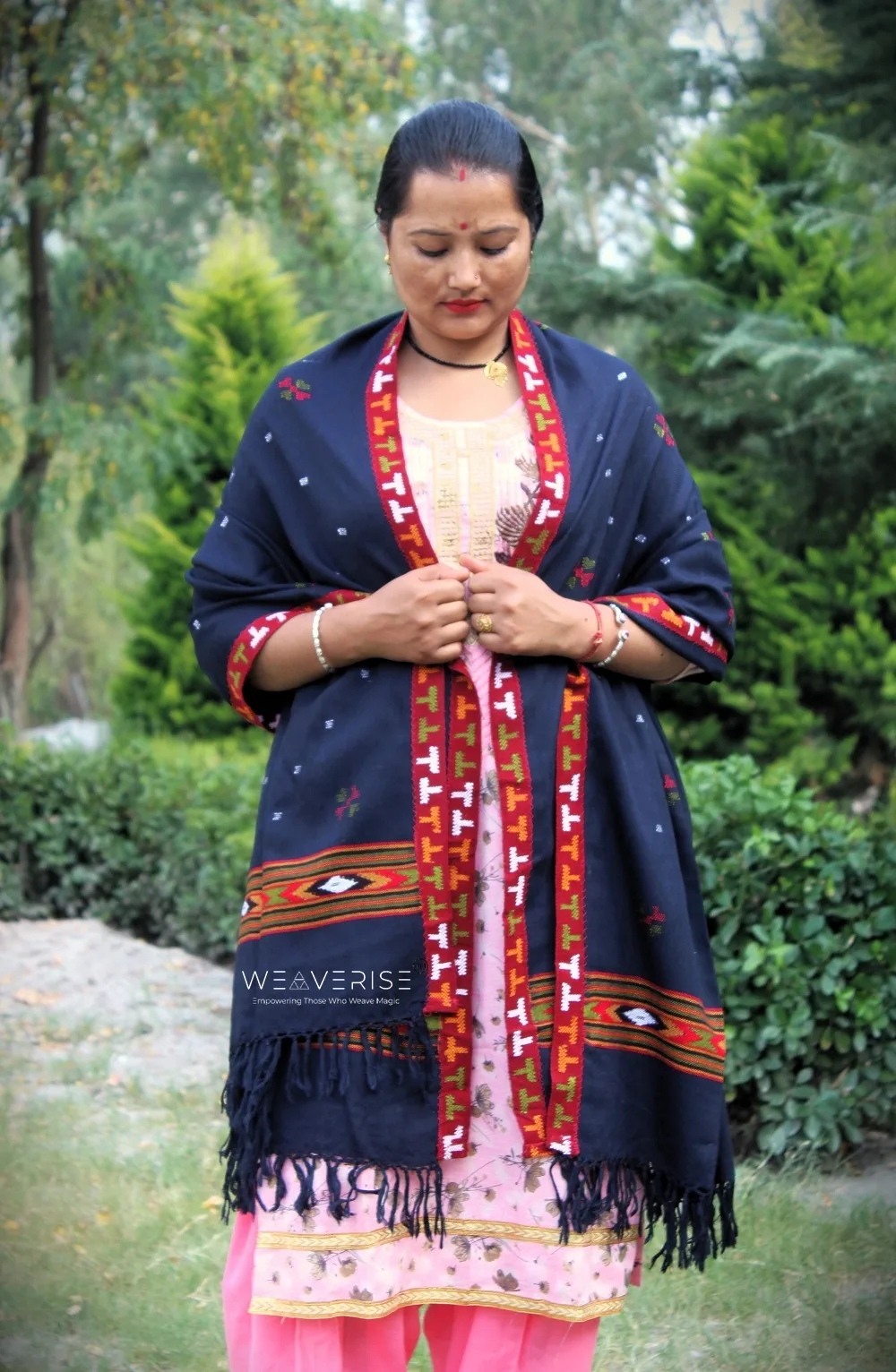 Kullu-Loom-Woven-Soft-Wool-Women-Fine-Design-Pattern-Shawl-Blue-Kingri-jaal-1.jpg