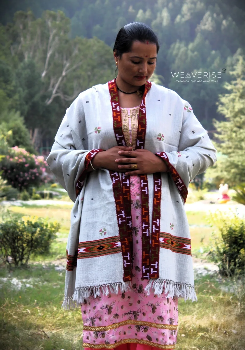 Kullu-Loom-Woven-Soft-Wool-Women-Fine-Design-Pattern-Shawl-White-Jaal-1.jpg