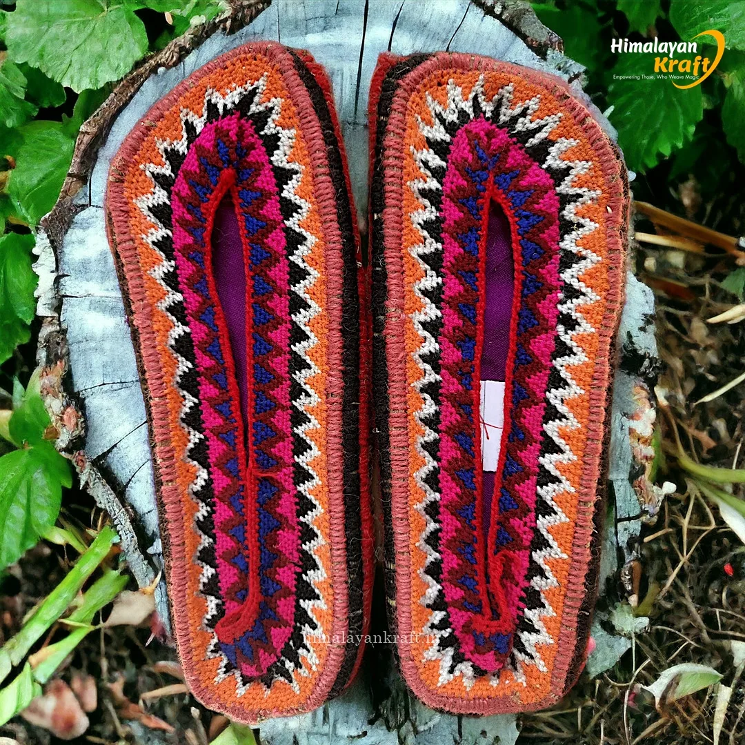 Hemp Haven: Authentic Pahadi Pulla Slippers