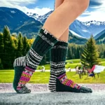 Hand-Knitted-Socks-HimalayanKraft-Green-Deep-Design-1.webp