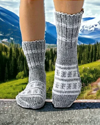 Authentic Himalayan Knit: Unisex Wool Socks by Women Artisans