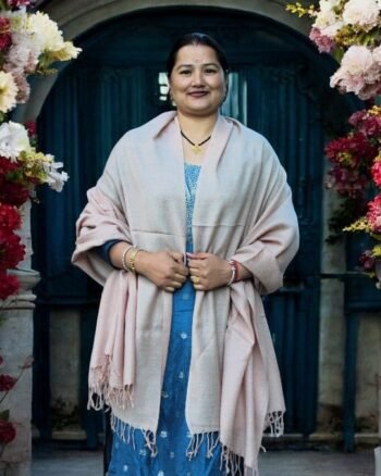 Luxurious Angora Rabbit Wool Shawl – Softness from Himalayas