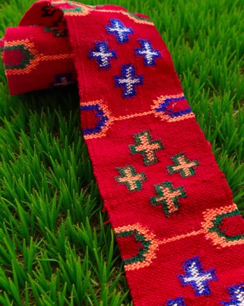 Kinnauri Fool floral design border Patti, handloom crafted in mixed acrylic, 2.5 inch width textile trim from Himachal.