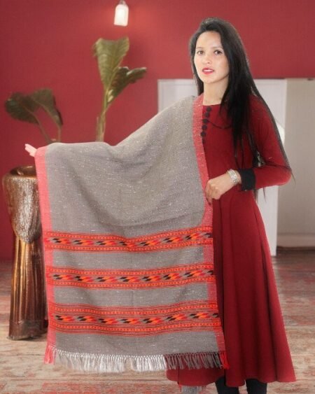 Luxurious Himalayan Handloom Wool Stole