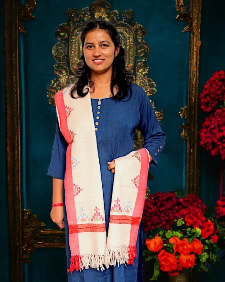 Mountain Muse: Authentic Himalayan Loom Design Wool Stole