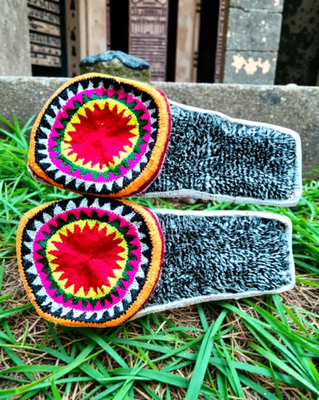 Black Soft Hemp Slippers with Cushion – Stylish Bhang Pulla